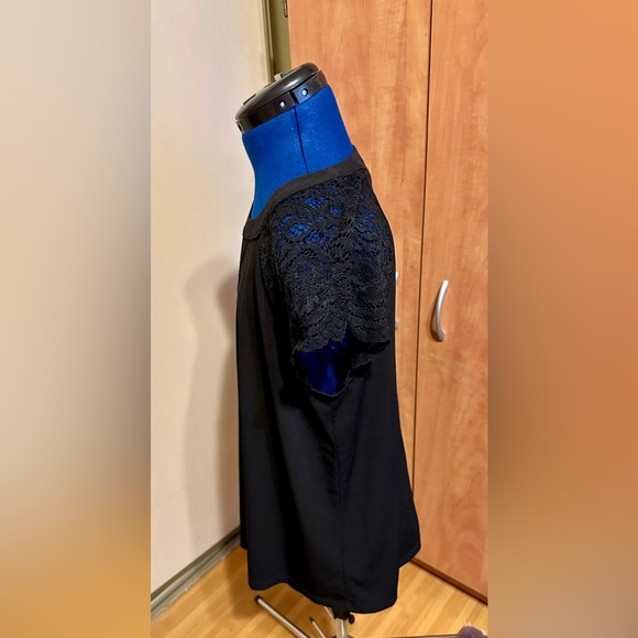 Torrid Blouse with Lace Cap Sleeves - Picture 5 of 8